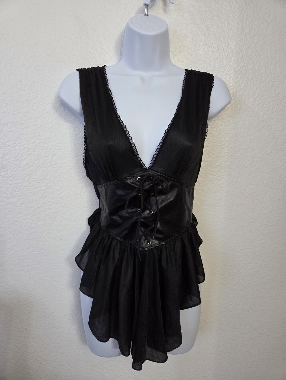 Frederick's of Hollywood Vintage Black Lace-up Peplum Chemise Size Small